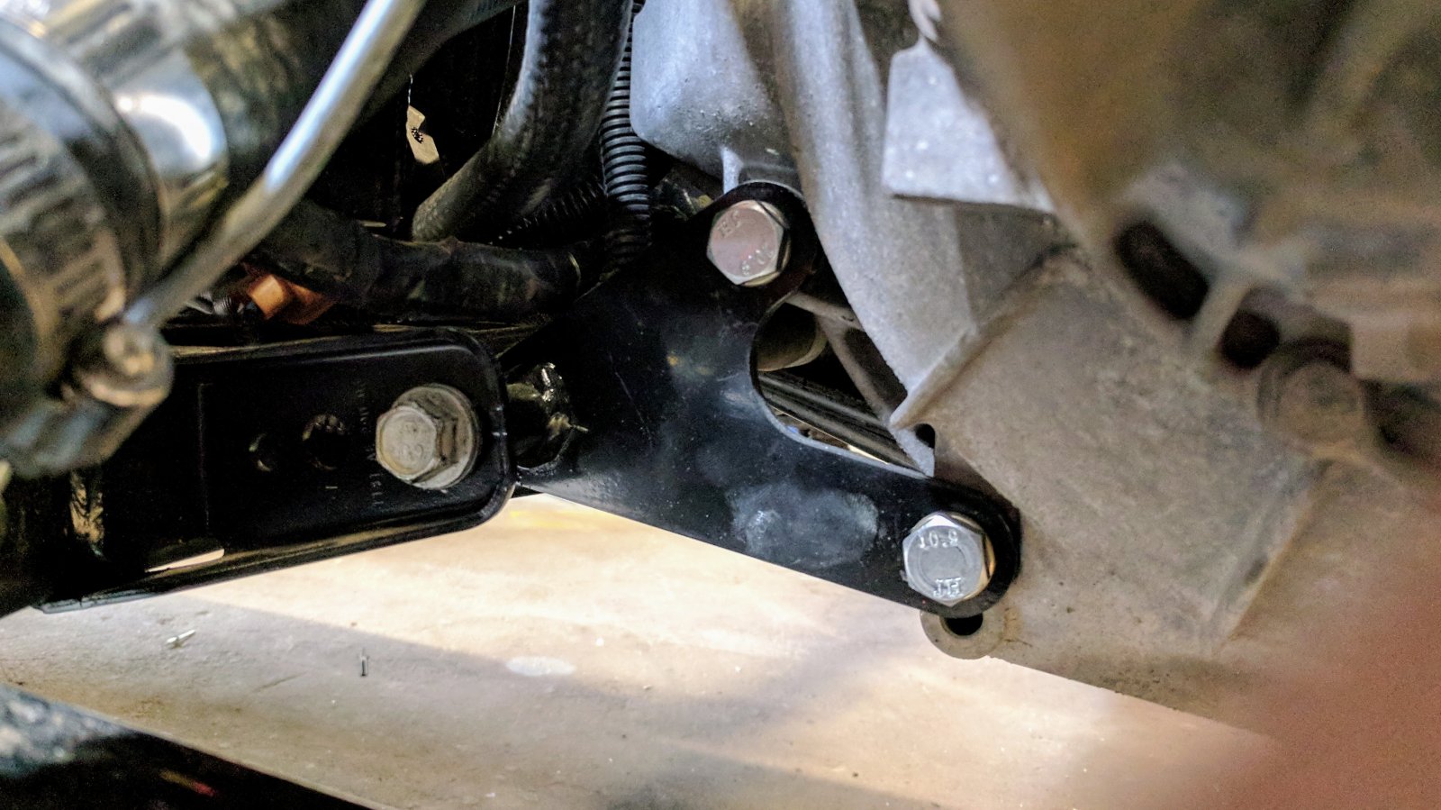 How long does it take to replace a failed transmission mount?